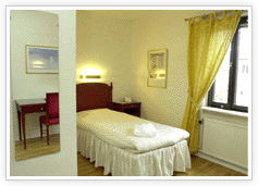 <?php echo $hotelname_visible; ?> Bedroom