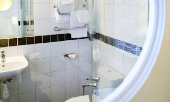 Connect Hotel Arlanda bathroom